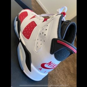 Jordan carmines youth size 5 brand new